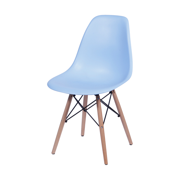 Cadeira Charles Eames concha em polipropileno azul, base de madeira